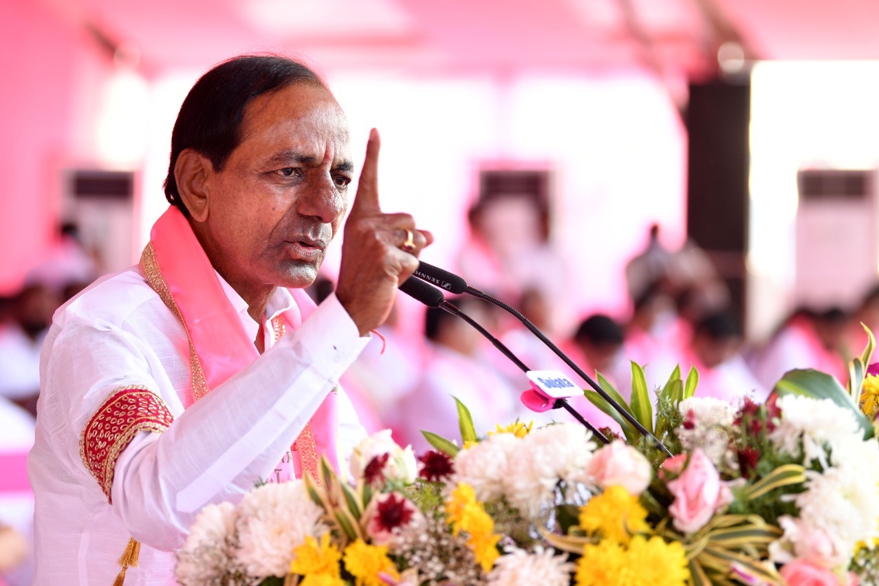 KCR you should come to every village says T Congress