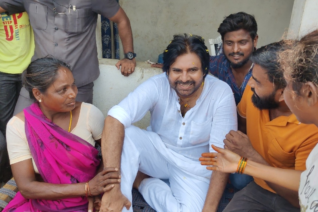 Pawan Kalyan visits a family in Ponnada village