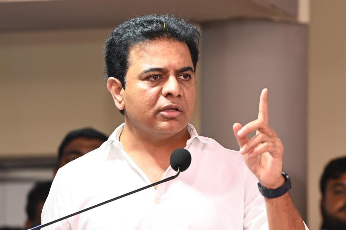I dont have any contact with any heroine says KTR