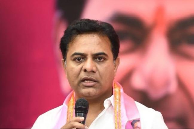 KTR sends legal notice to Konda Surekha along with 2 other leaders