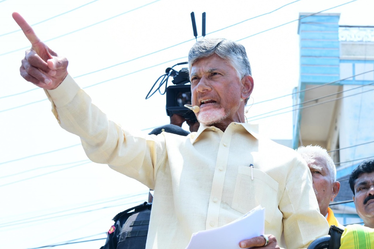 EC issues notice to Chandrababu