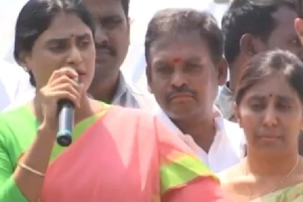 YS Sharmila Launches Bus Yatra with Viveka's Daughter Suneetha, Calls for Defeating Avinash Reddy