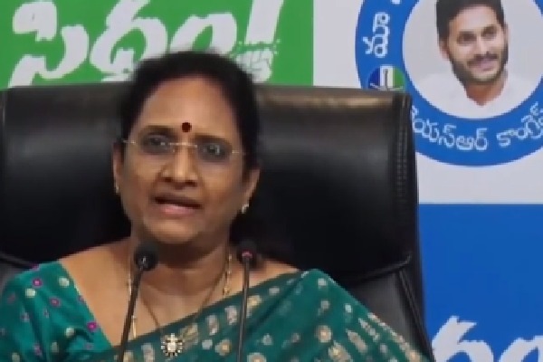 Vasireddy Padma Criticizes YS Sharmila's Campaign Approach, Plans to Report to Election Commission