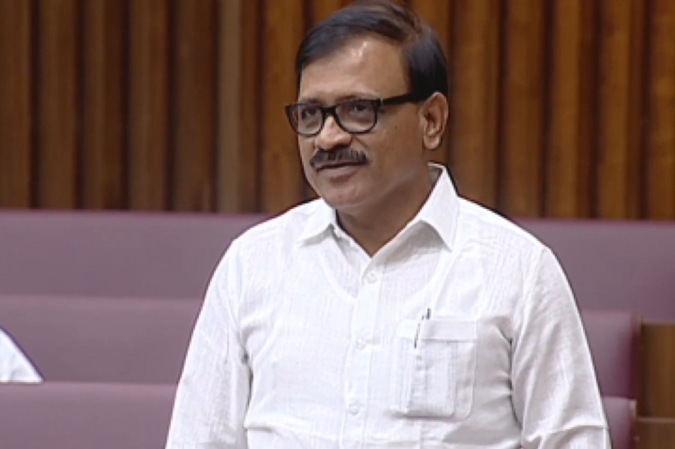 MLC Mohammed Iqbal resigns for YSRCP