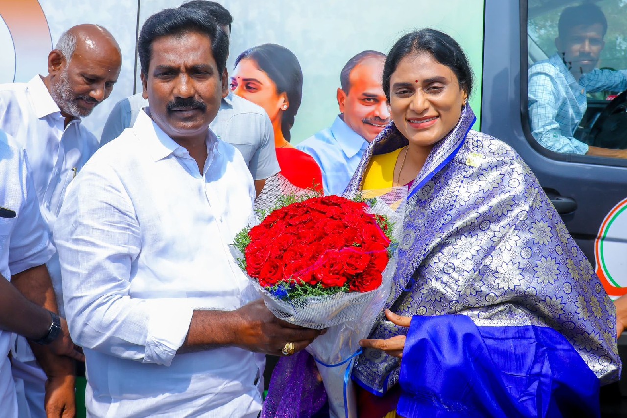 Another YSRCP MLA joins Congress
