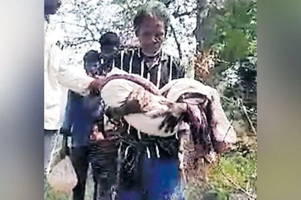 Father walk 8KM with Son Dead Body in Andhra Pradesh 