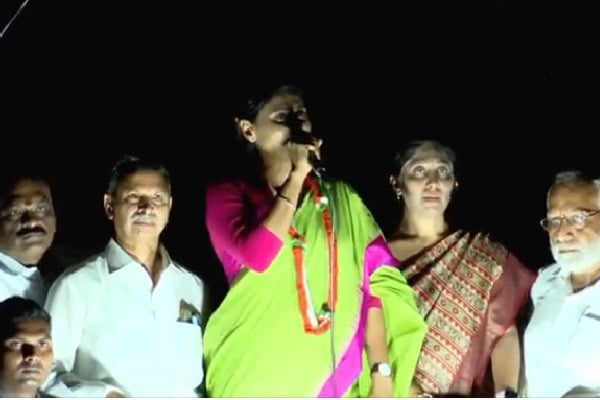 Sharmila fires on Jagan and Avinash Reddy in Pulivendula