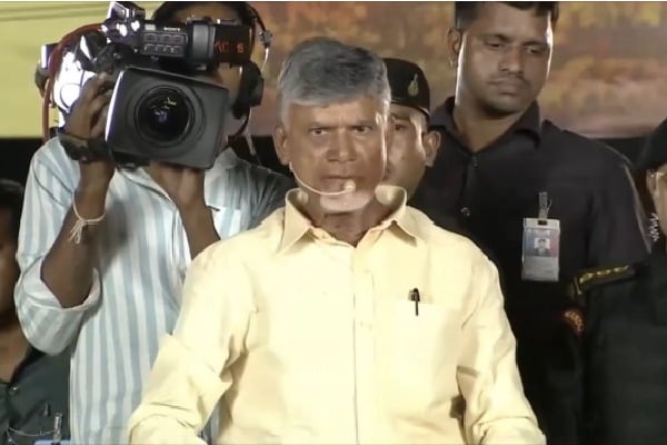 YCP strongly condemns stone attack on Chandrababu