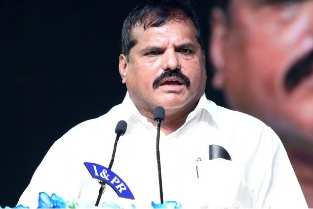 Minister Botsa Calls Out Opposition Leaders' Insensitivity After Attack on CM Jagan