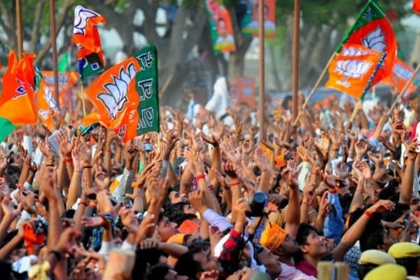 BJP-led NDA to cross 390-mark in Lok Sabha polls, predicts India TV-CNX survey