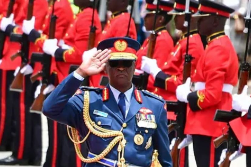 Kenyas military chief among 10 people killed in helicopter crash