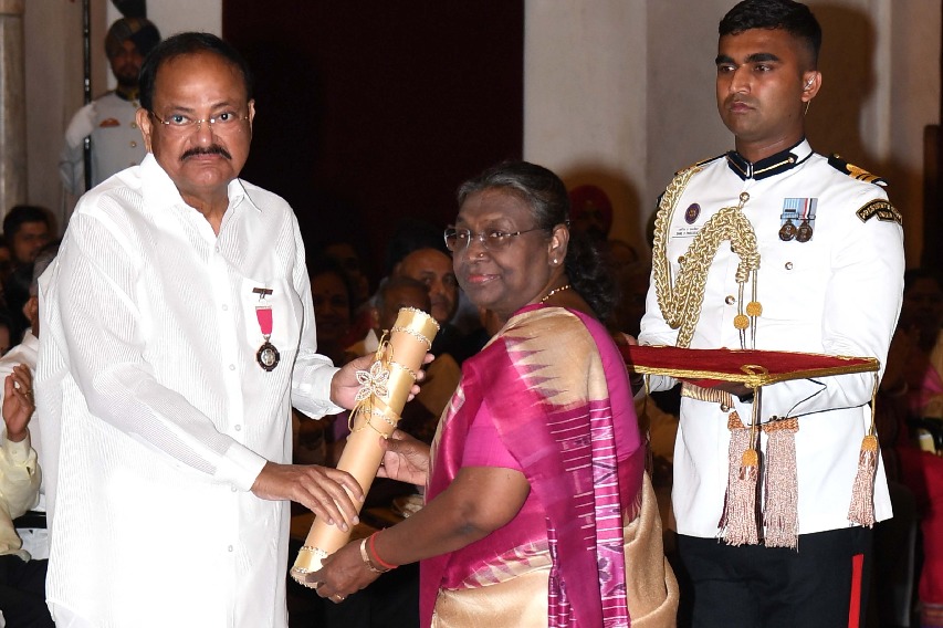 Venkaiah Naidu and Chiranjeevi receives Padma Vibhushan