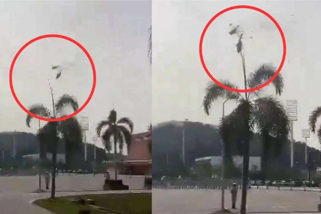 Malaysian navy helicopters collide mid air and all 10 crew members dead
