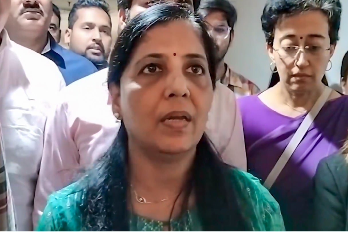 Sunita Kejriwal, Atishi meet Delhi CM in Tihar jail