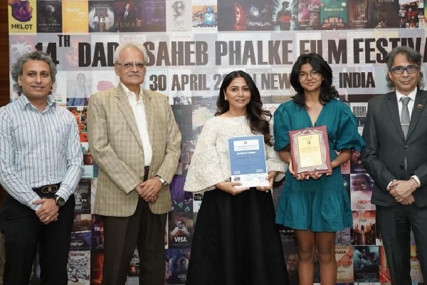 Sukumar daughter wins Dada Saheb Falke Award