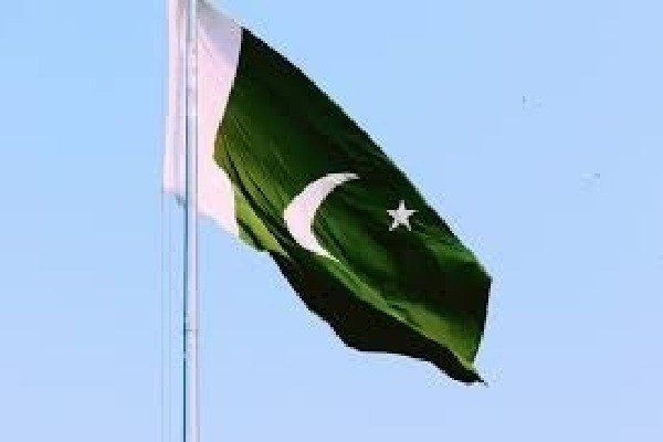 One killed, 20 injured in twin blasts in Pakistan