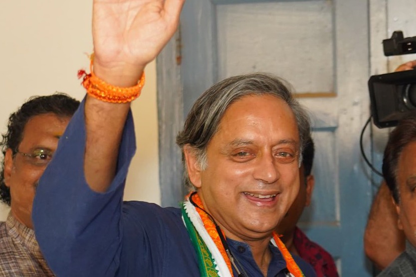 Goa CM needs to change astrologer: Shashi Tharoor