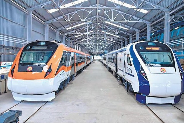 difference between vande bharat express vs vande metro train