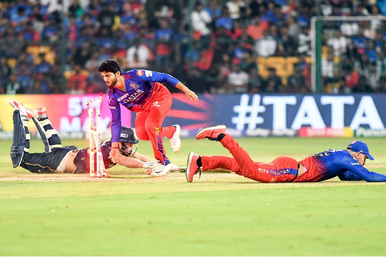RCB bowlers bundled out Gujarat Titans for 147 runs