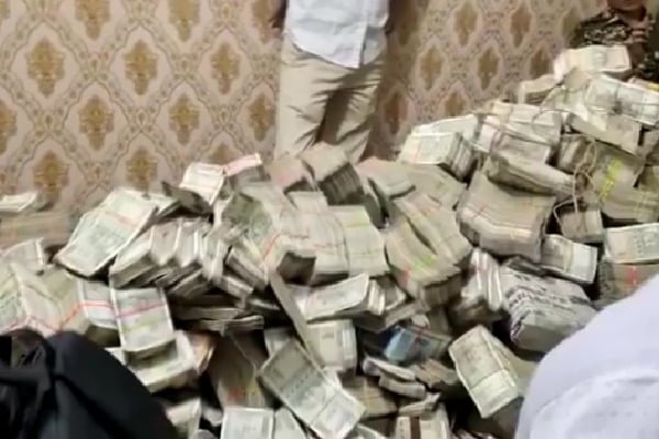 ED raids Jharkhand Minister's PA, recovers Rs 25 cr from house help's home