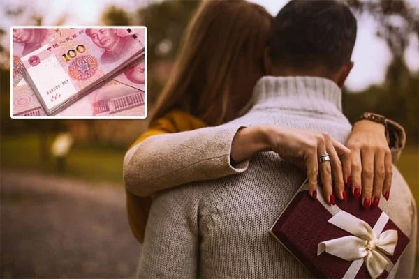 Boyfriend Gifts Rs 80 Lakh Cash To Gf In China But all in fake currency