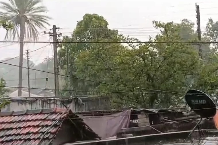 heavy rains in telangana and ap