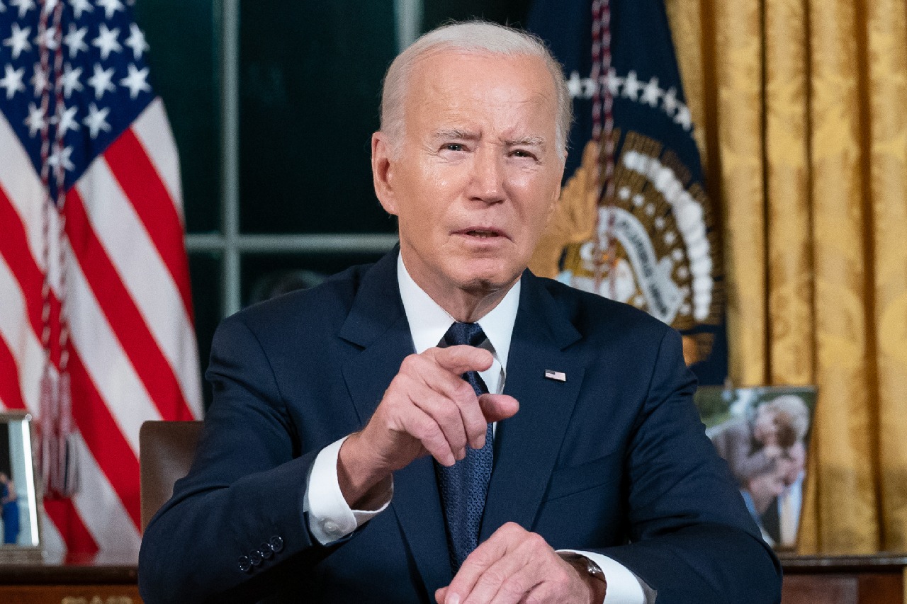Biden condemns anti-Semitism, promises to support Israel