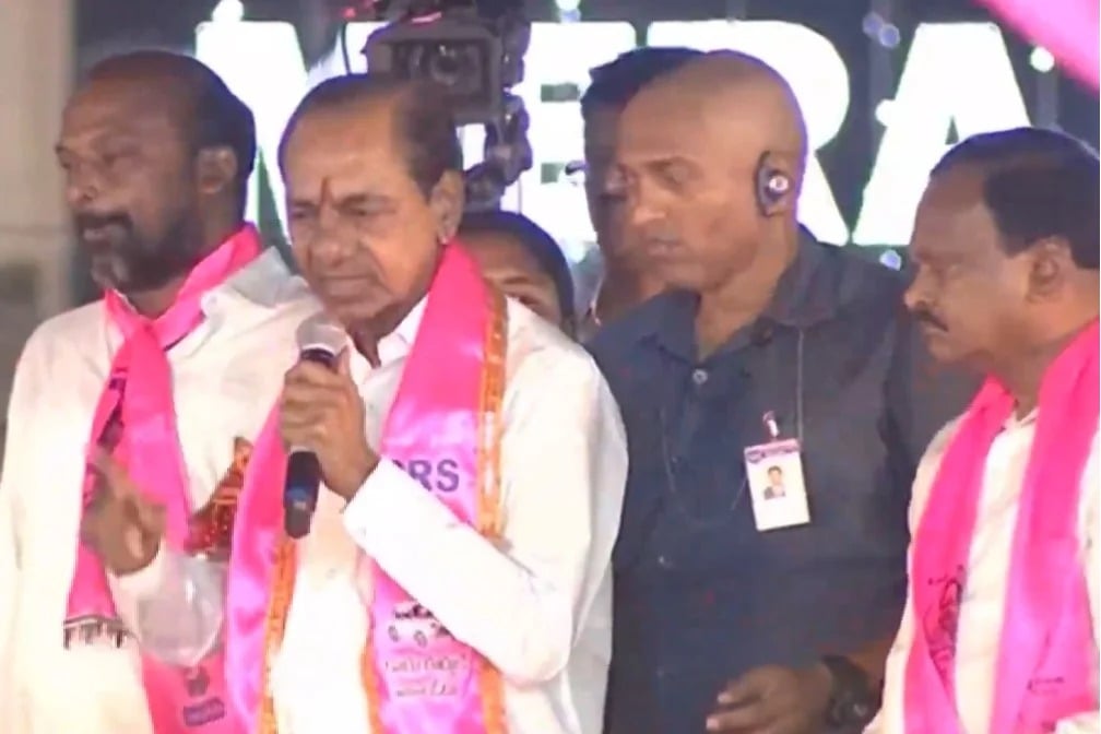 KCR warns Industries and IT industry in Hyderabad