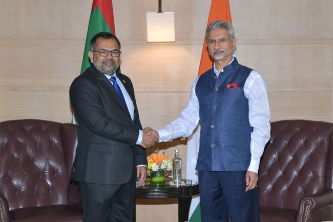 maldives external affairs minister meets indian counterpart
