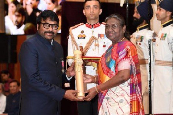 Allu Arjun post on Chiranjeevi conferred with Padma Vibhushan