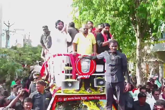 Pawan Kalyan held road show in Pithapuram