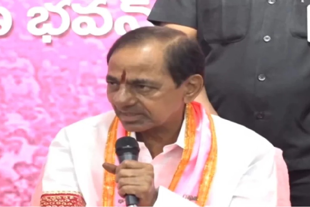 KCR faults congress government about telangana economic situation