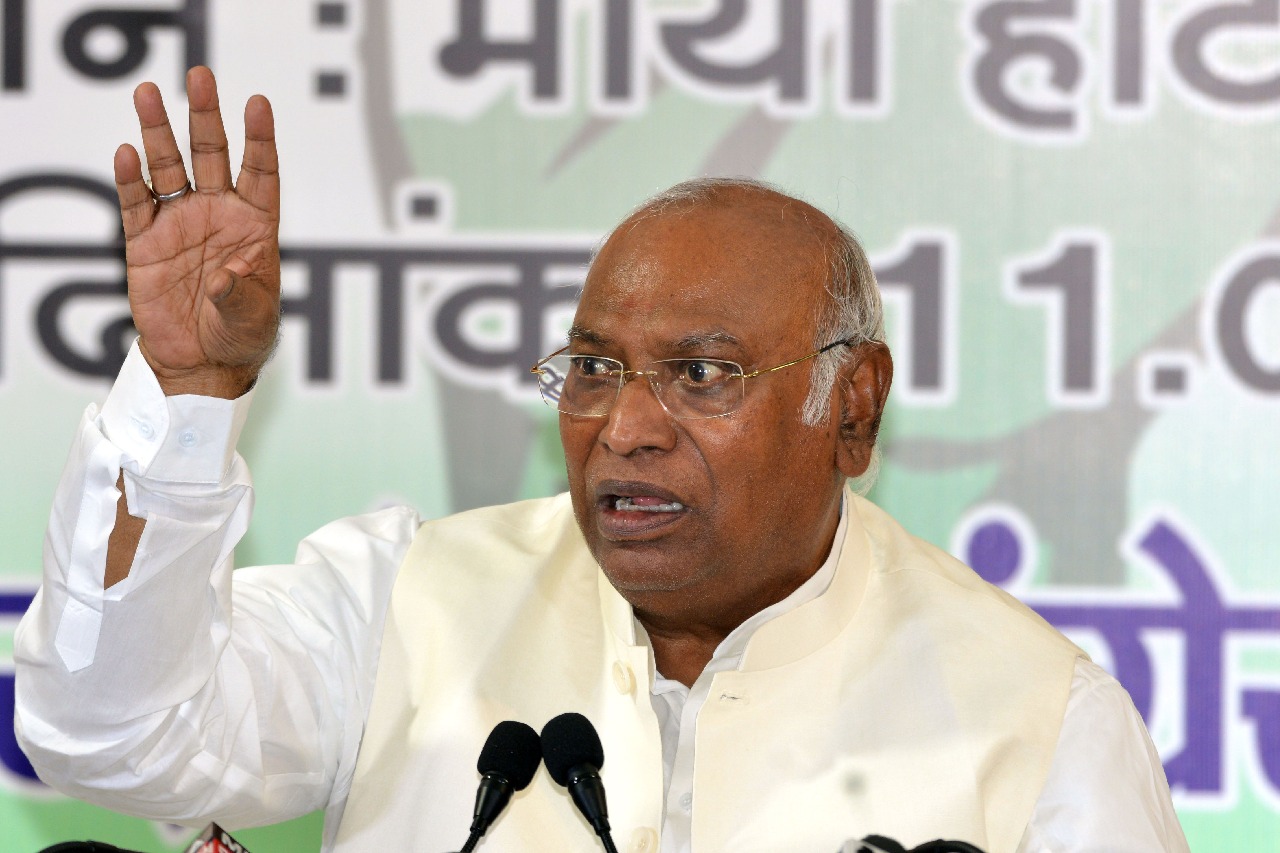 This is a crucial phase to turn the tide: Cong chief Kharge