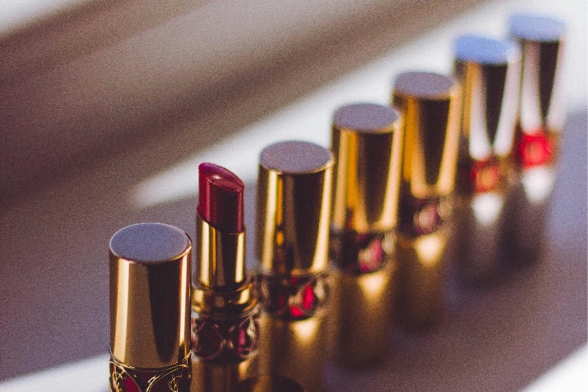 red color lipstick banned in north korea