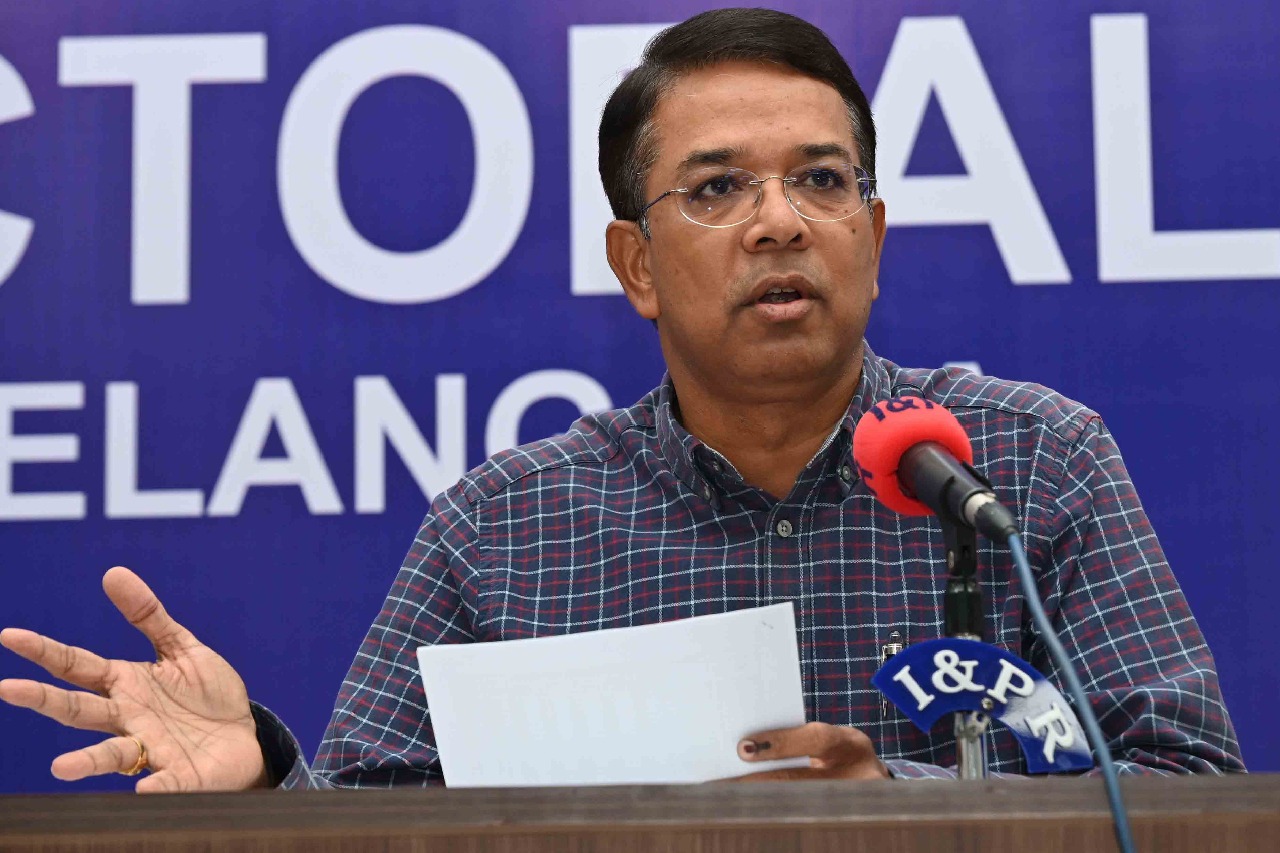 Telangana CEO Vikas Raj Press Meet on Polling