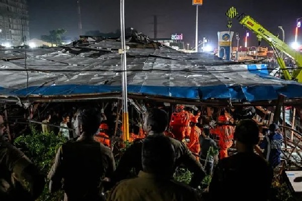 mumbai hoarding collapse kills 14 innocent people