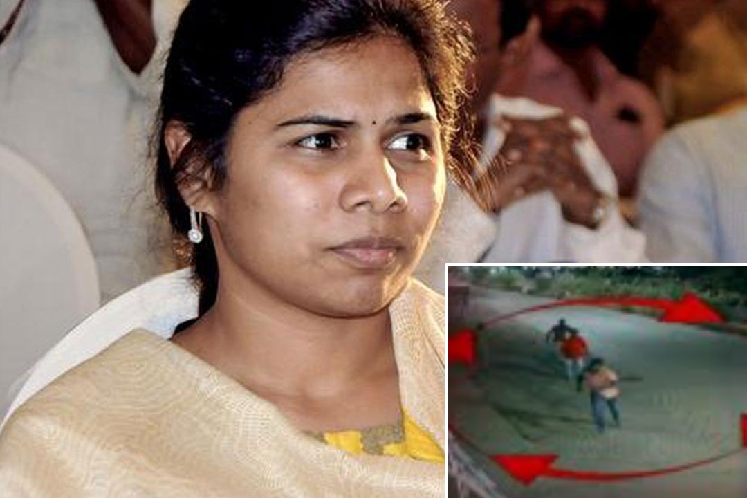 Bhuma Akhila Priya bodygaurd was attacked 