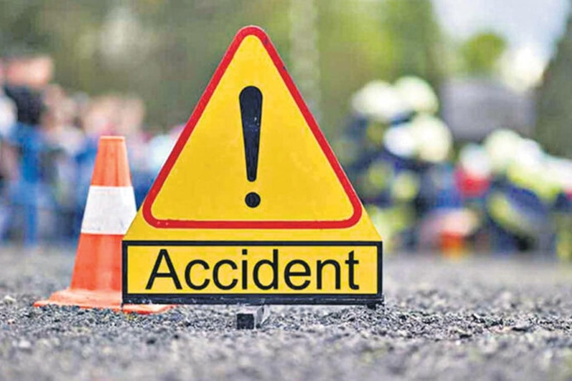 Car Accident In Hyderabad One dead and Onther Injured