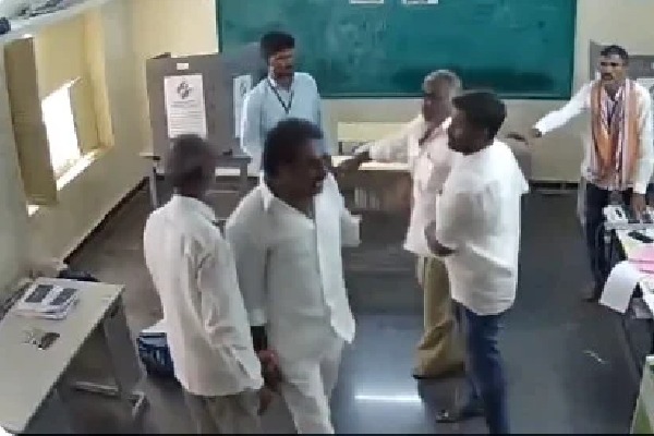 Shocking video of MLA Pinnelli damaging EVM at a polling booth