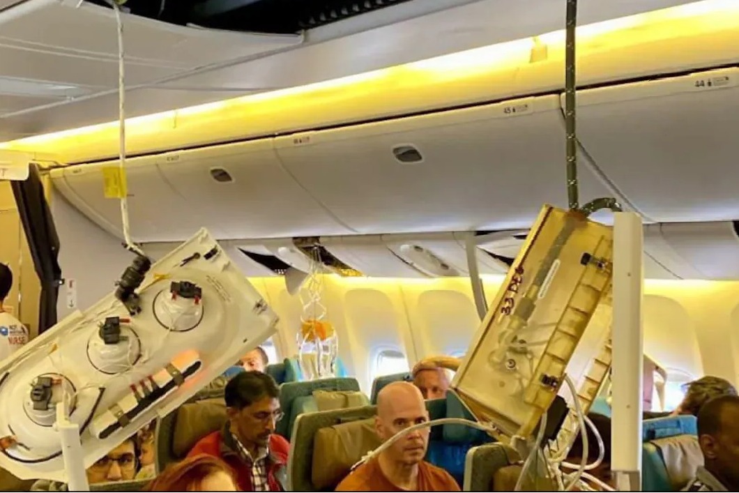 Passengers Recall Singapore Airline Flight Horror