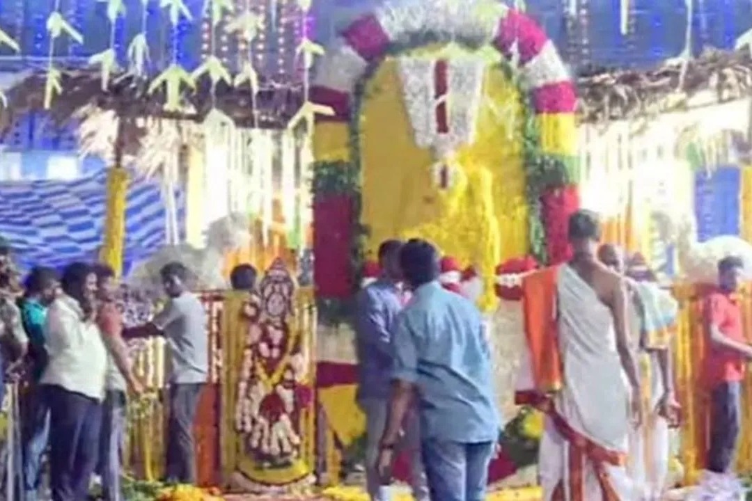 Chandana Swamy Simhachalam Appanna Appearing In Perfect Eternity To The Devotees