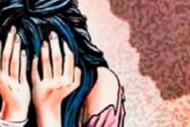 Andhra Home Guard held for molesting minor girl in moving train