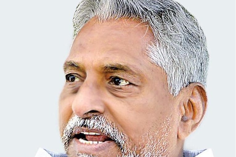 Jeevan Reddy targets kcr in phone tapping case