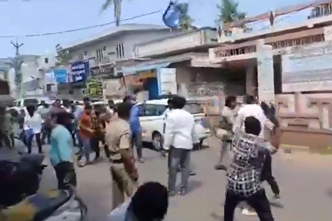 Stone attack on YCP leader Perni Nani house