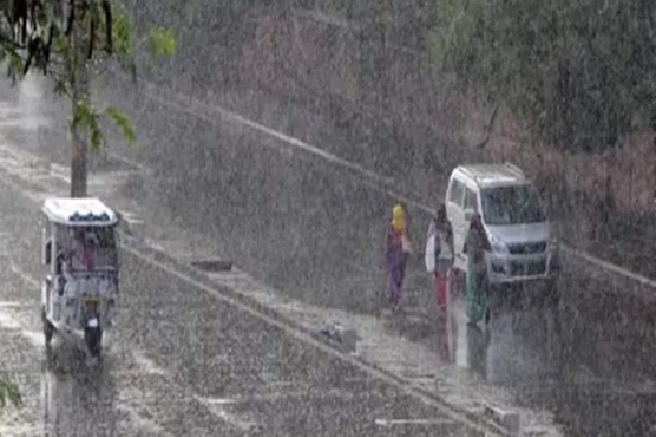 Monsoon advances to Karnataka, Maharashtra & Telangana