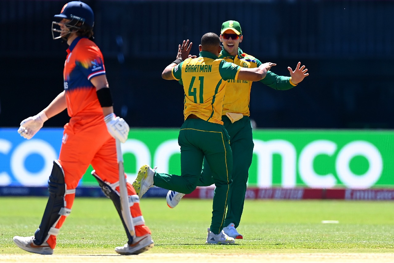 Dutch team put easy target to South Africa