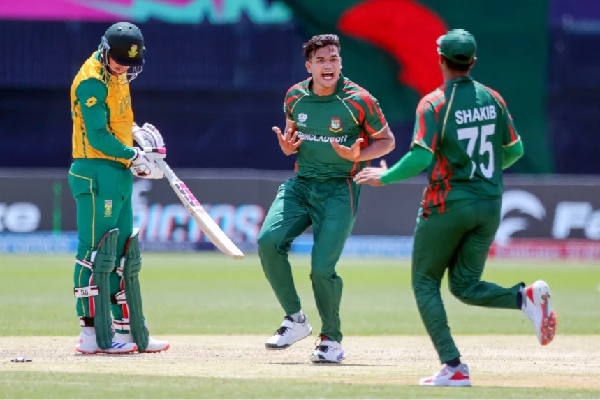 South Africa scores 113 runs for 6 wickets against Bangladesh