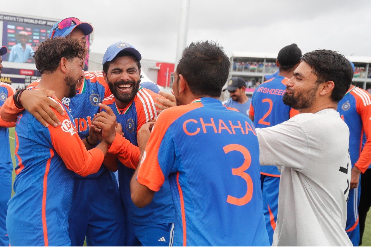 Celebrities from all walks of life join nation in congratulating Team India