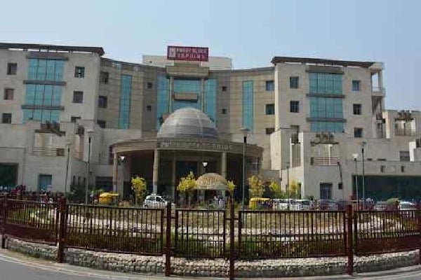 Lucknow's SGPGIMS claims world’s first multiport transvesical robotic surgery