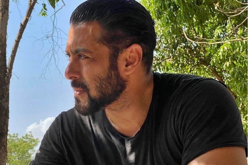 Salman Khan flaunts new hairdo in brand new pic on Instagram